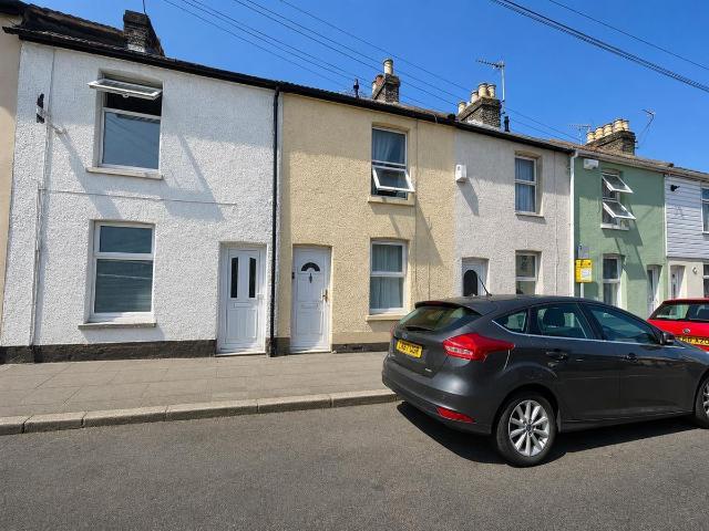 Shakespeare Road, Gillingham ME7, 2 bed terraced house to rent, £1,200 pcm | PrimeLocation