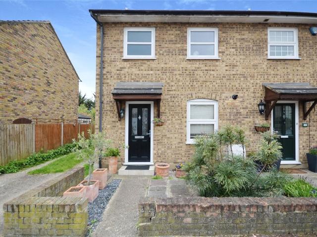 Shakespeare Road, Romford RM1, 3 bed end terrace house to rent, £2,000 pcm | PrimeLocation