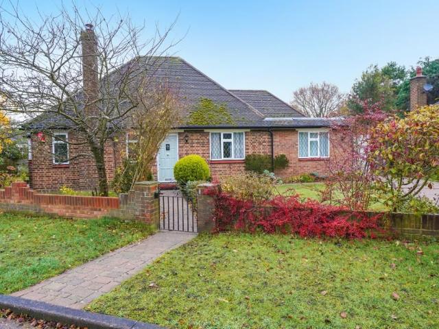 Shaldon Way, Walton On Thames, Surrey KT12, 2 bed bungalow to rent, £2,500 pcm | PrimeLocation