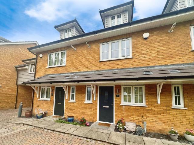 Shamblehurst Mews, Hedge End, SO30 3 bed terraced house to rent £1,600 pcm £369 pw