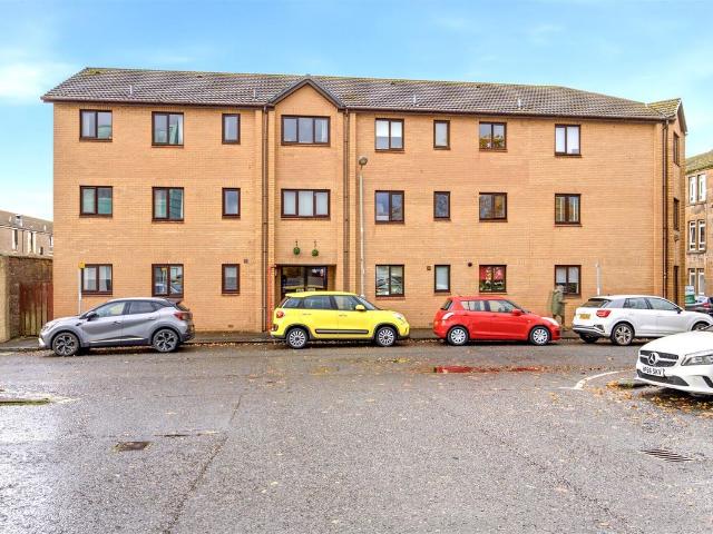 Shamrock Street, Kirkintilloch, Glasgow G66, 2 bed flat to rent, £825 pcm | PrimeLocation