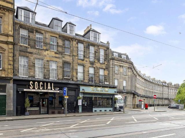 Shandwick Place, Edinburgh 3 bed apartment to rent £2,300 pcm £531 pw