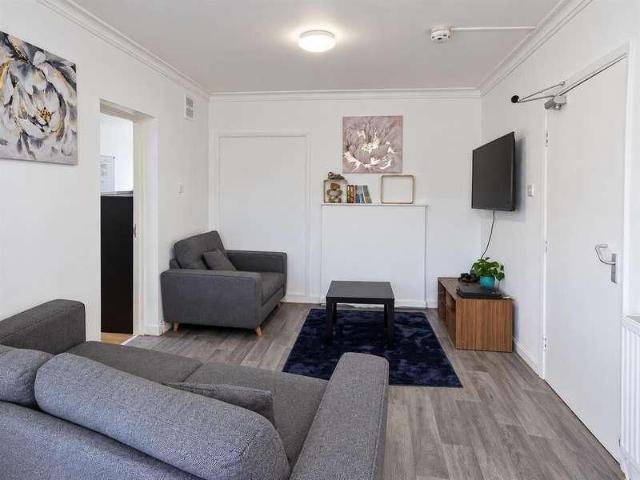 Shannon Close, Southall, UB2