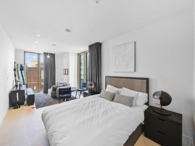 Shard Place, London Bridge Street, SE1 Studio to rent £3,337 pcm £770 pw