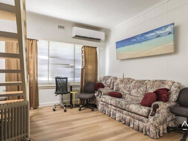 Share house with 1 room available for $210 per week