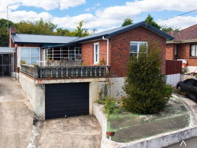 Share House available For Single Occupancy Only Room only