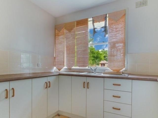 SHARE HOUSE close to UNE INC WATER, ELECT, INTERNET