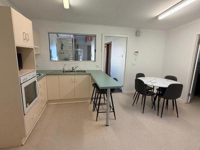 SHARE HOUSE IN BOWDEN