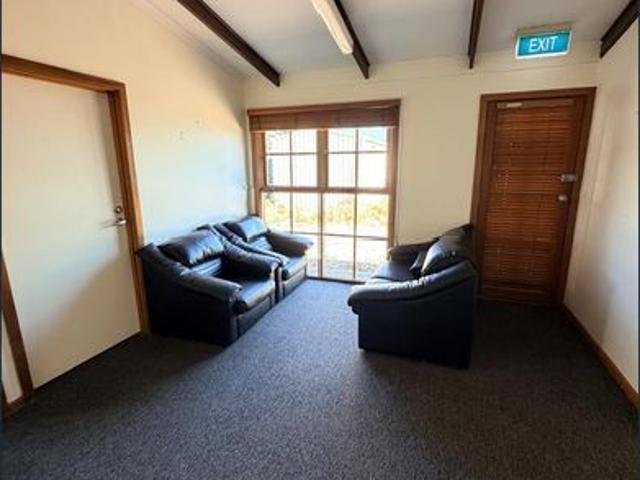 SHARE HOUSE IN BOWDEN