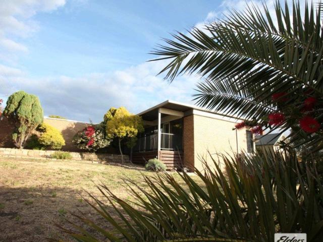 Share House Room Available