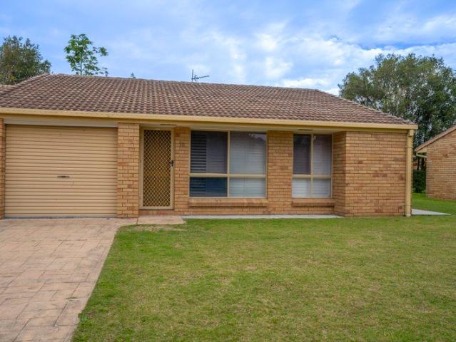 SHARE HOUSE, ROOM TO RENT INCLS ALL BILLS, VIEW OVER PARK, QUIET, 3 OTHER TENANTS, CLOSE TO M1 AND WESTFIELD HELENSVALE