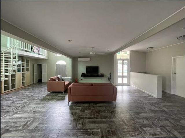 SHARE HOUSE Single Bed Room With Shared Bathroom