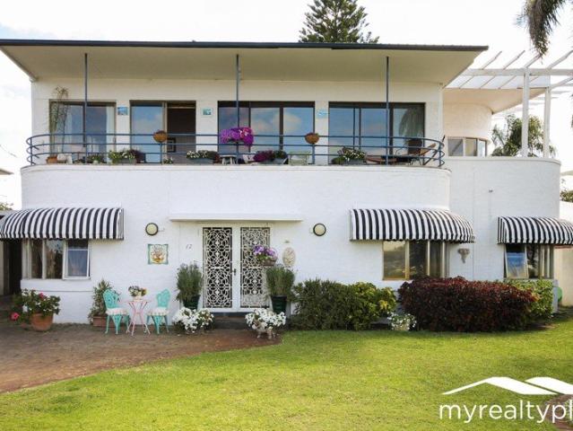 Shared Accommodation: A Beautifully Appointed Home with Riverfront Views!