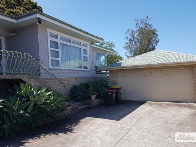 SHARED ACCOMMODATION CLOSE TO CBD/HOSPITAL ONE PROFESSIONAL TENANT ALREADY IN RESIDENCE