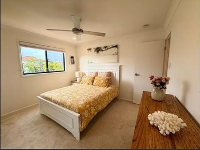Shared Accommodation – Modern Room for Rent in Palma Sereno | Female Only
