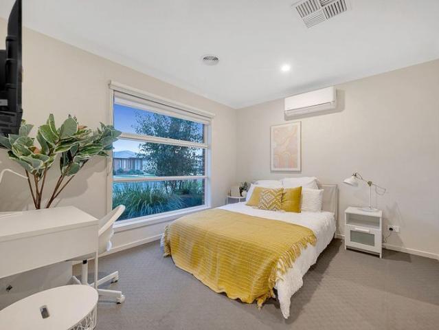 SHARED ACCOMODATION! ONE SEPERATE ROOM AVAILABLE AN OPPORTUNITY TO SAVE $$ UTILITIES PROVIDED