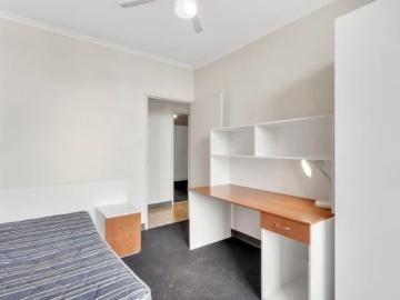 SHARED ACCOMODATION 1 ROOM AVAILABLE!