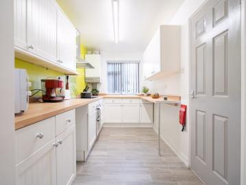 Shared House At Daddlebrook, Hollinswood. Telford TF3, 1 bed property to rent, £575 pcm | PrimeLocation