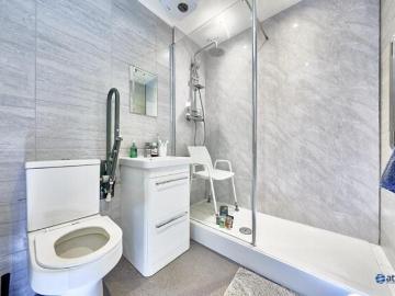 Mossley Hill Liverpool, L18, North East Wales, Midlands