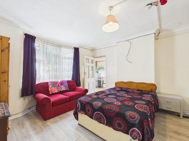 sharedAccommodation to Rent in Slough Albert Street PML250365