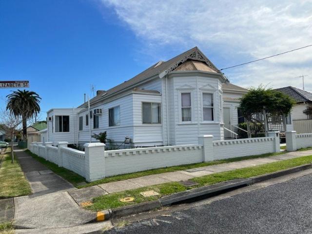 Sharehouse accommodation at it's finest close to everything you need! All bills included in rent!