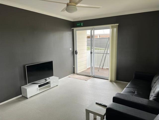 Sharehouse Huge 8 bedrooms, 2 bathrooms, 2 living areas both with air con, double kitchen, fully furnished this property is a must to inspect