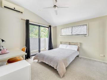 Share/Student Accommodation Across the Road from UQ!