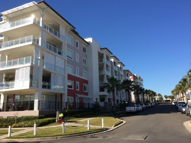 Sharing one bedroom and home in Breakfast Point All Bills Included