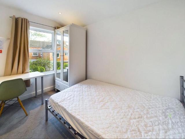 Sharman Road, Northampton NN5 1 bed in a house share to rent £475 pcm £110 pw