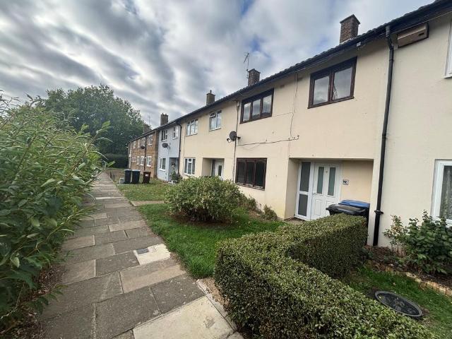 Sharpecroft, Harlow 3 bed terraced house to rent £1,700 pcm £392 pw