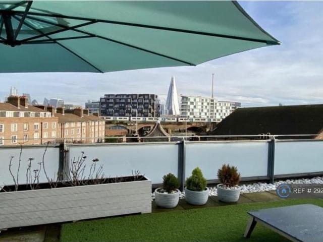Sharpley Court, London, SE1 2 bed penthouse to rent £4,400 pcm £1,015 pw