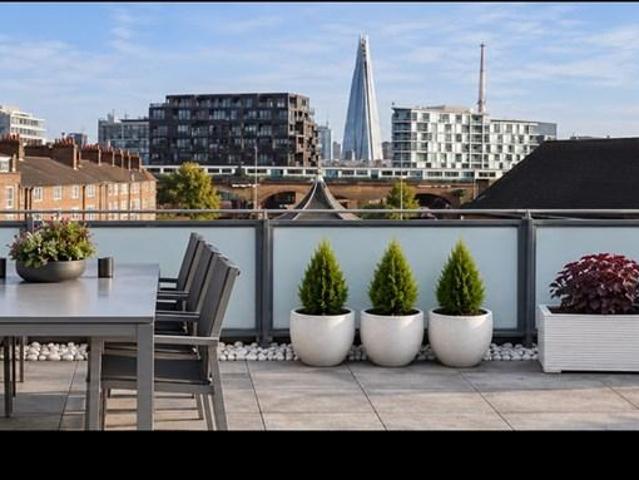 Sharpley Court, London, SE1 2 bed penthouse to rent £4,400 pcm £1,015 pw