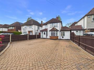 Sharps Lane, Ruislip HA4, 4 bed detached house to rent, £3,500 pcm | PrimeLocation