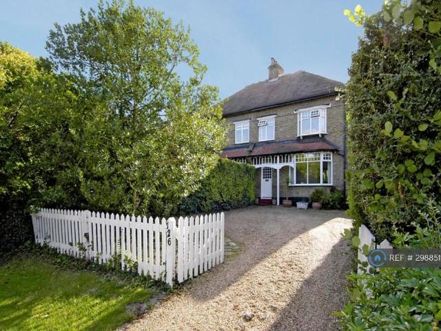Sharps Lane, Ruislip, HA4 3 bed semi detached house to rent £2,750 pcm £635 pw