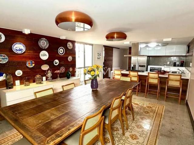 SHCGN 707, ASA NORTE 350M² 4 SUÍTES CASA DE ESQUINA COM ESPAÇO GOURMET