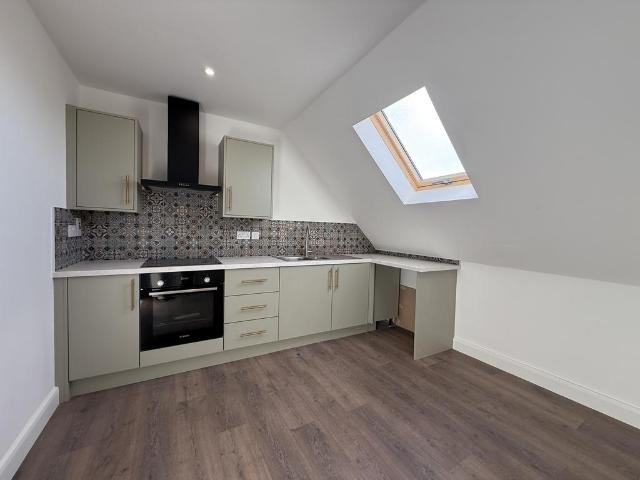 Sheaf Lane, BIRMINGHAM, B26 2 bed apartment to rent £920 pcm £212 pw