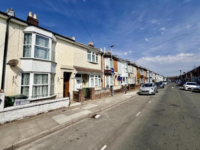 Shearer Road, PORTSMOUTH 2 bed house to rent £1,250 pcm £288 pw