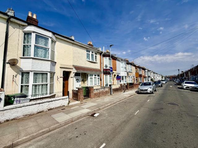 Shearer Road, Portsmouth PO1, 2 bed property to rent, £1,250 pcm | PrimeLocation
