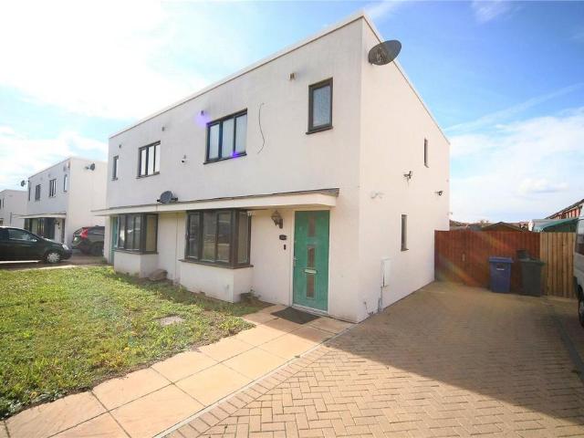 Shearwater Avenue, East Tilbury. 3 bed semi detached house to rent £1,900 pcm £438 pw