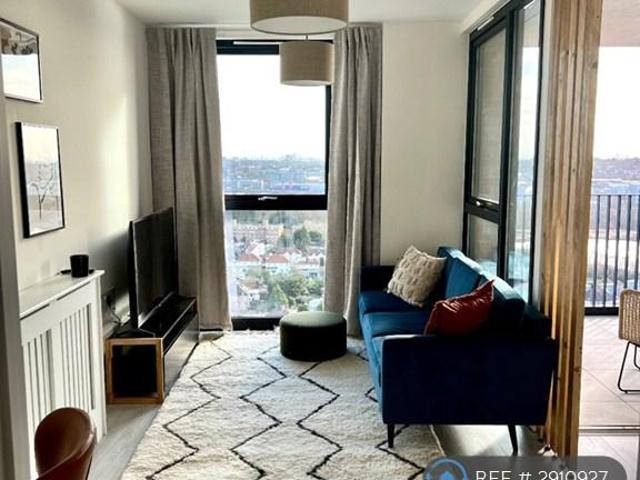 Shearwater Drive, London, NW9 1 bed flat to rent £1,900 pcm £438 pw