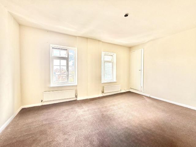 Sheaveshill Court, The Hyde, London NW9, 3 bed flat to rent, £2,200 pcm | PrimeLocation