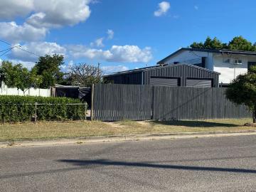 Shed with Self Contained Kitchen & Bathroom
