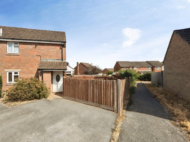 VIEWINGS PAUSED* Sheen Close, Fugglestone Red, Salisbury, SP2 9PJ