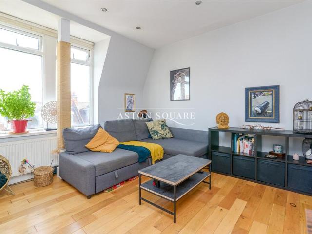 Sheen Lane, London, SW14 1 bed apartment to rent £1,690 pcm £390 pw