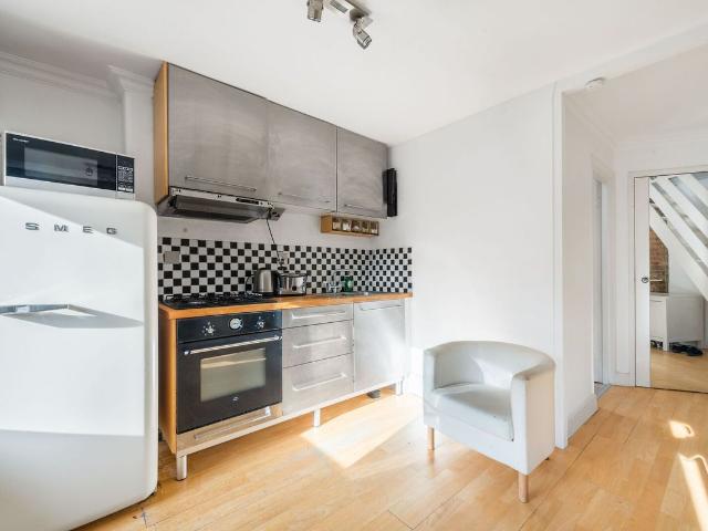 Sheen Road, Richmond TW9, 1 bed flat to rent, £1,550 pcm | PrimeLocation