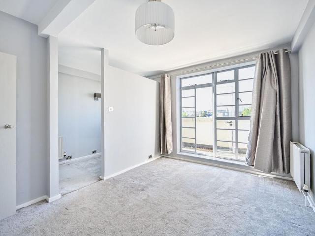 Sheen Road, Richmond, TW9 1 bed flat to rent £1,800 pcm £415 pw