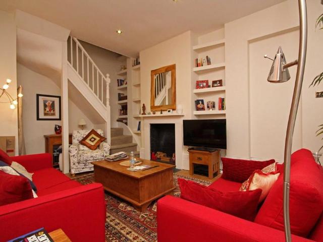 Sheen Road, Richmond TW9 1 bed house to rent £2,050 pcm £473 pw