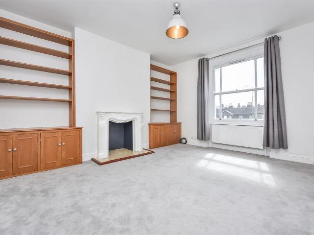 Sheen Road, Richmond TW9, 2 bed flat to rent, £2,000 pcm | PrimeLocation