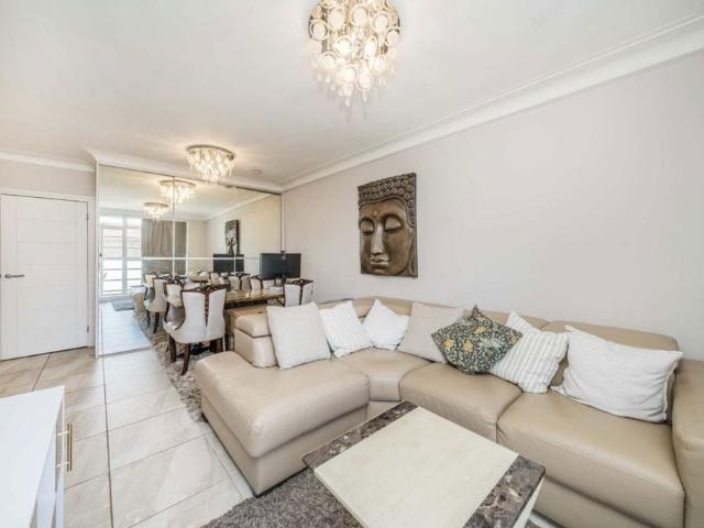 Sheen Road, TW9, London