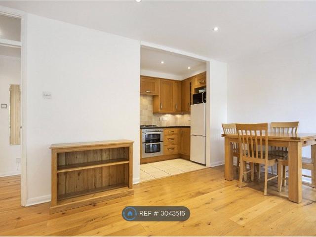Sheendale Road, Richmond TW9, 1 bed flat to rent, £1,675 pcm | PrimeLocation